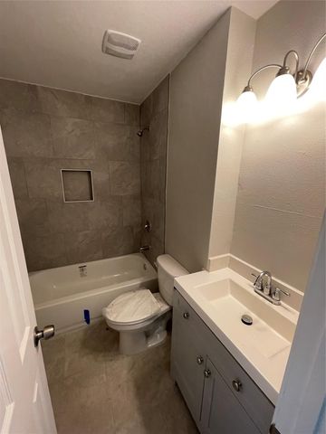 9902 Valley Sun Drive, Houston, TX 77078