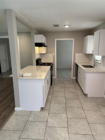 9902 Valley Sun Drive, Houston, TX 77078