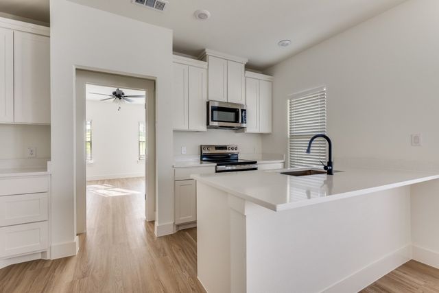 1224 Elva Warren Street, Fort Worth, TX 76115