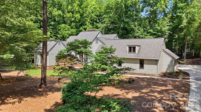 2402 Beaucatcher Lane, Charlotte, NC 28270