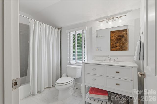 2402 Beaucatcher Lane, Charlotte, NC 28270