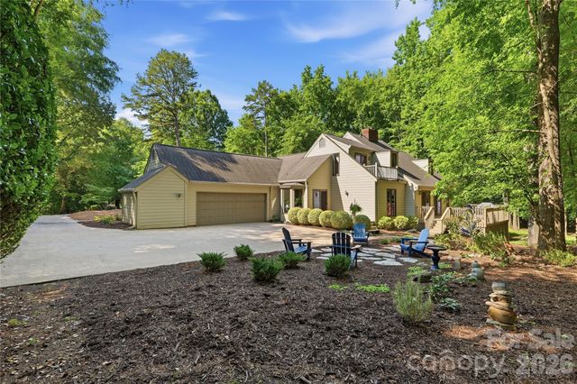 2402 Beaucatcher Lane, Charlotte, NC 28270