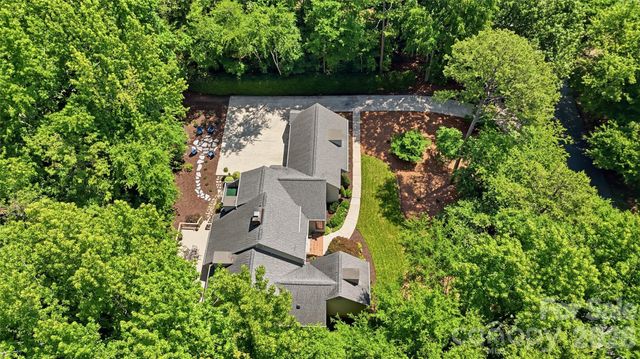 2402 Beaucatcher Lane, Charlotte, NC 28270
