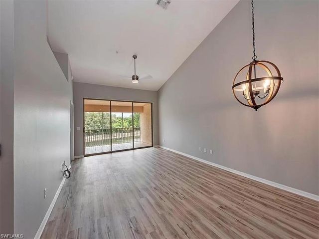 5130 Cobble Creek CT B202, Naples, FL 34110