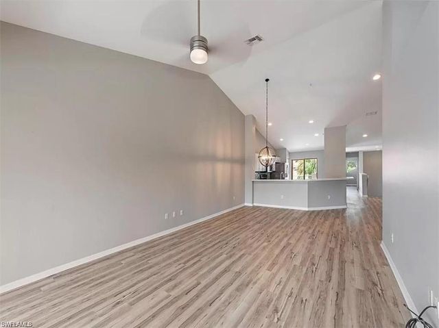 5130 Cobble Creek CT B202, Naples, FL 34110