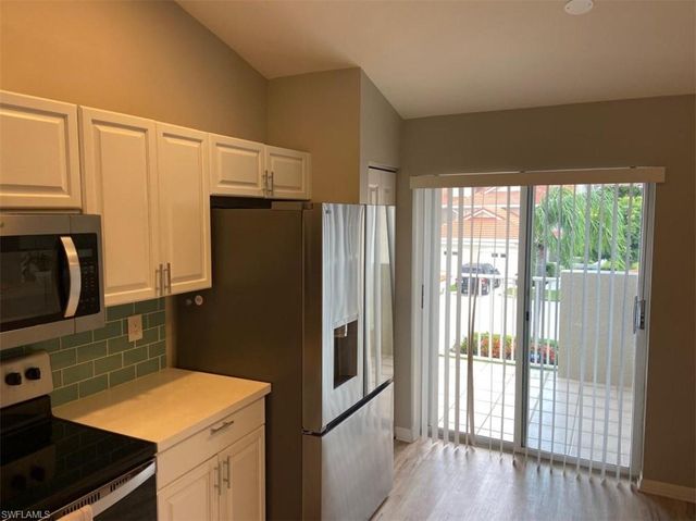 5130 Cobble Creek CT B202, Naples, FL 34110