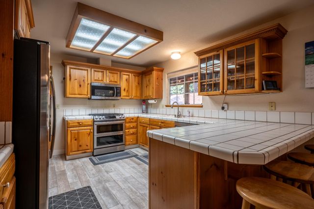 2947 Tahos Dr, Dorrington, CA 95223