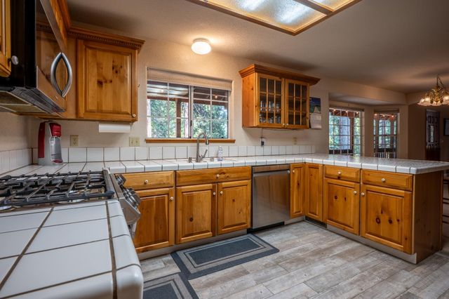 2947 Tahos Dr, Dorrington, CA 95223