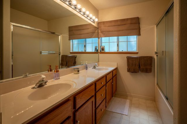 2947 Tahos Dr, Dorrington, CA 95223