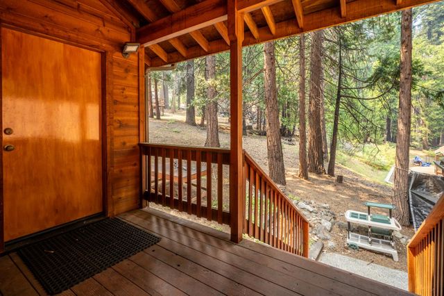 2947 Tahos Dr, Dorrington, CA 95223