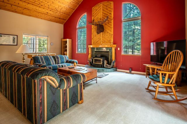 2947 Tahos Dr, Dorrington, CA 95223