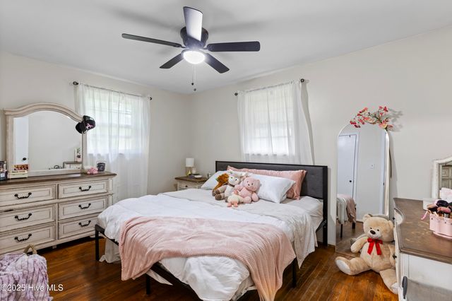 706 Henderson Drive, Jacksonville, NC 28540