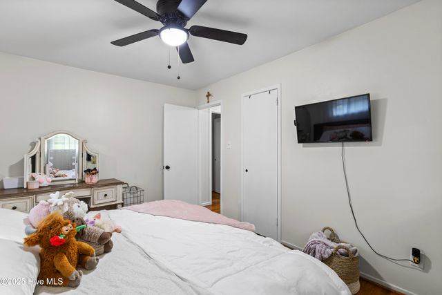 706 Henderson Drive, Jacksonville, NC 28540