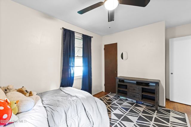 706 Henderson Drive, Jacksonville, NC 28540