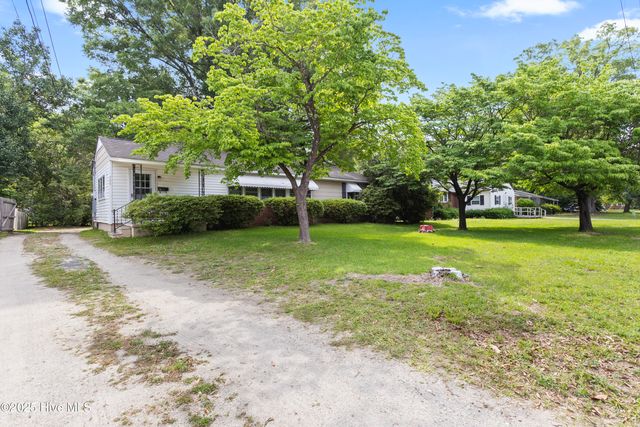 706 Henderson Drive, Jacksonville, NC 28540