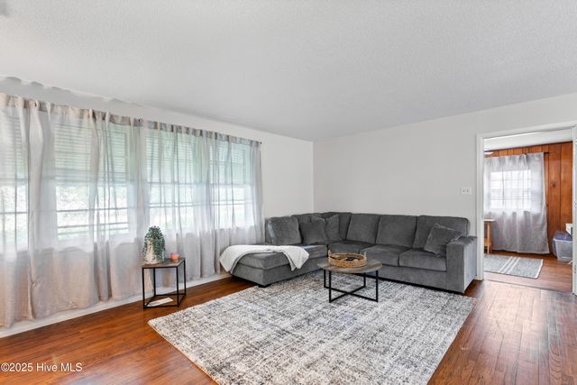 706 Henderson Drive, Jacksonville, NC 28540