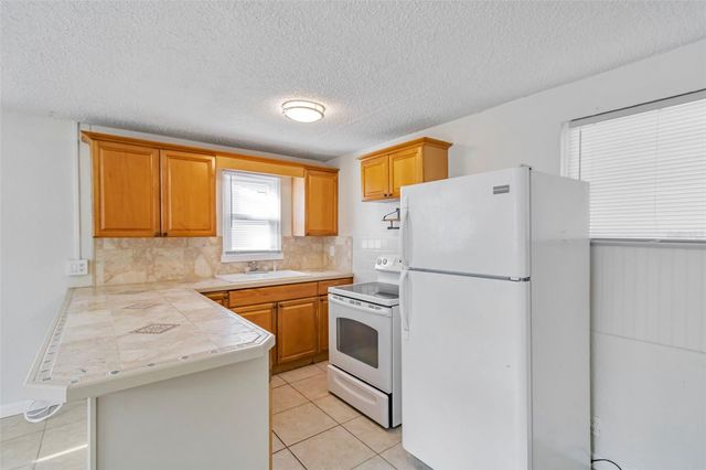 809 ILLINOIS AVENUE, Palm Harbor, FL 34683