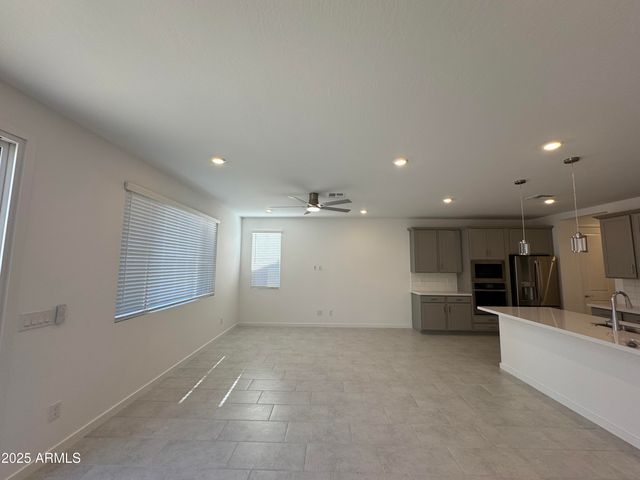 26331 N 24TH Glen, Phoenix, AZ 85085