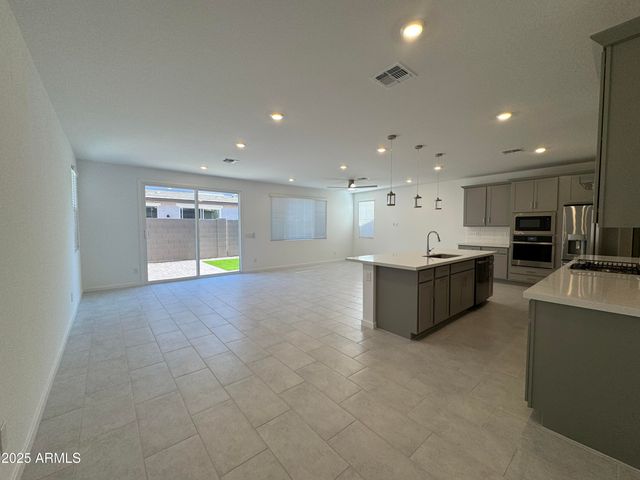 26331 N 24TH Glen, Phoenix, AZ 85085