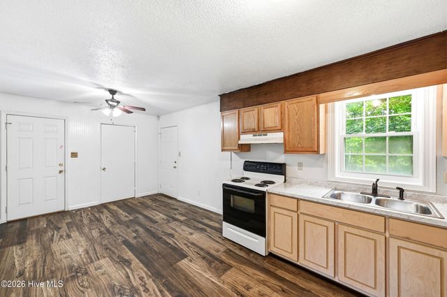 28558 Nc Highway 210, Currie, NC 28435