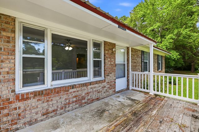 28558 Nc Highway 210, Currie, NC 28435