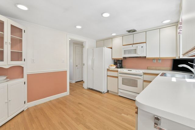 30 Sumner St, Canton, MA 02021