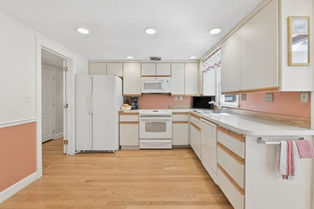 30 Sumner St, Canton, MA 02021