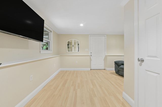 30 Sumner St, Canton, MA 02021