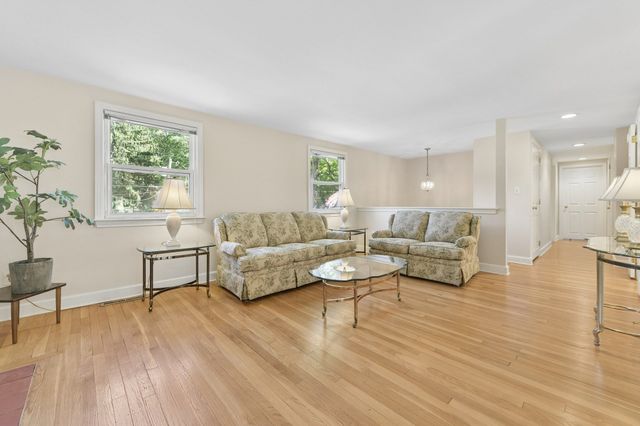 30 Sumner St, Canton, MA 02021