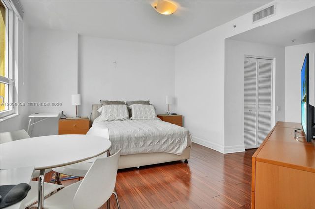 808 Brickell Key Drive 2506, Miami, FL 33131