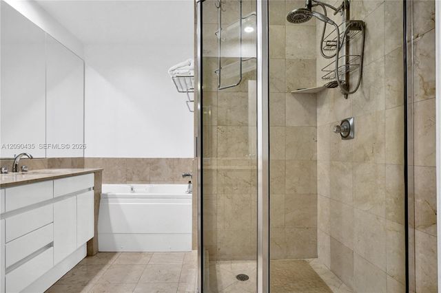 808 Brickell Key Drive 2506, Miami, FL 33131