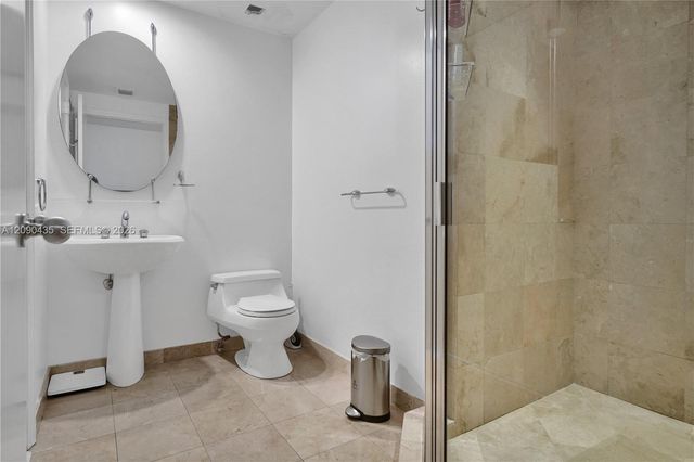808 Brickell Key Drive 2506, Miami, FL 33131