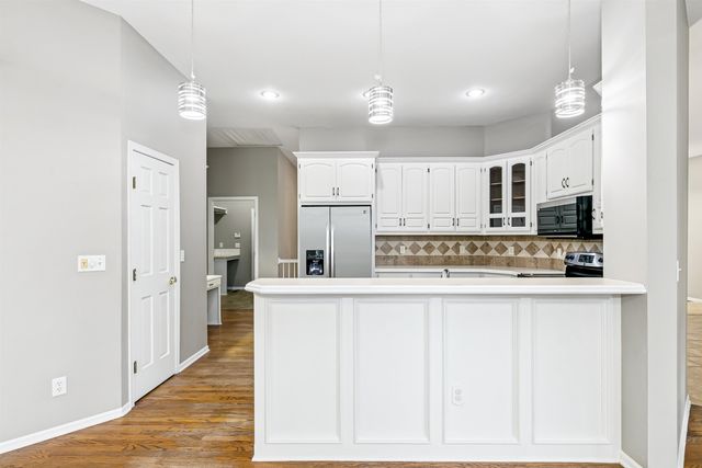 7714 W Quail Run, Wichita, KS 67205