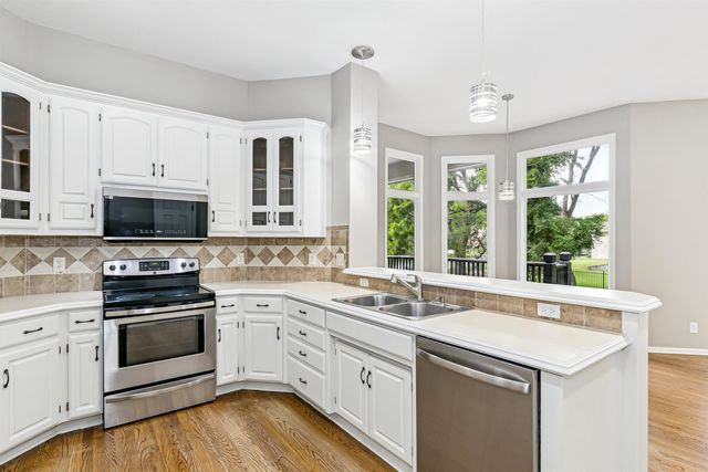 7714 W Quail Run, Wichita, KS 67205