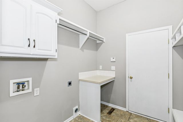 7714 W Quail Run, Wichita, KS 67205