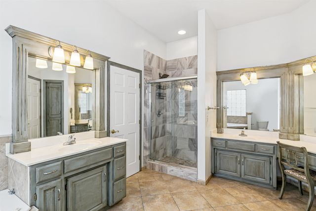 7714 W Quail Run, Wichita, KS 67205