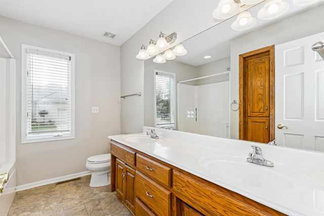 7714 W Quail Run, Wichita, KS 67205