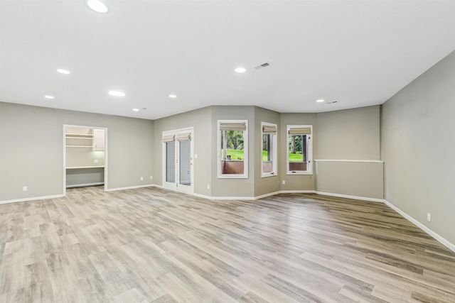 7714 W Quail Run, Wichita, KS 67205