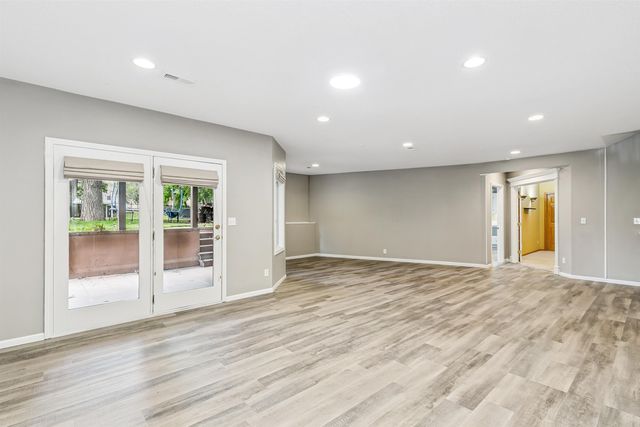 7714 W Quail Run, Wichita, KS 67205