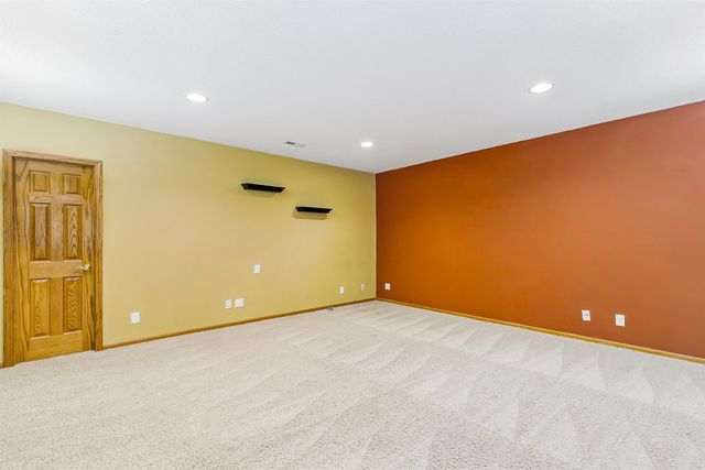 7714 W Quail Run, Wichita, KS 67205