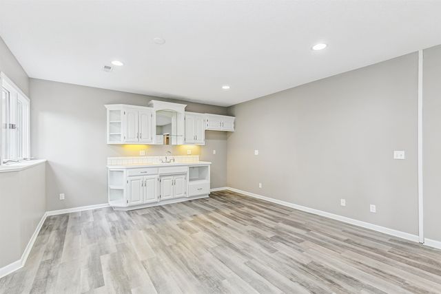 7714 W Quail Run, Wichita, KS 67205