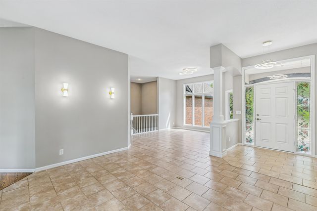 7714 W Quail Run, Wichita, KS 67205