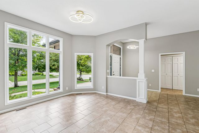 7714 W Quail Run, Wichita, KS 67205