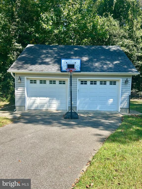 8023 BELHAVEN AVE, Pasadena, MD 21122