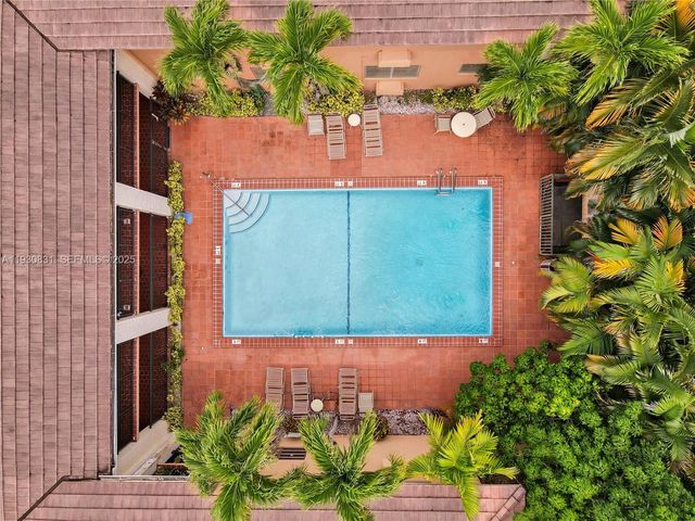 218 Santillane Ave 7, Coral Gables, FL 33134