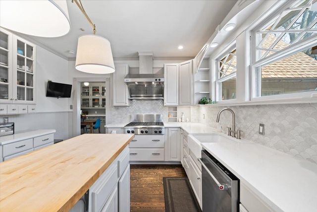 2051 HALLWOOD DR, Memphis, TN 38107