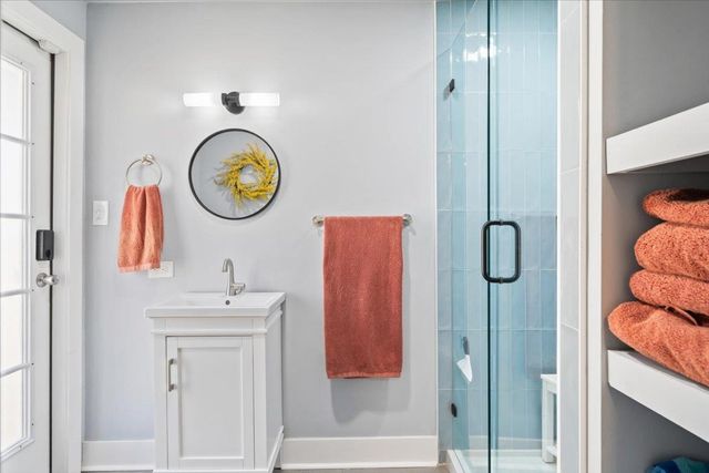 2051 HALLWOOD DR, Memphis, TN 38107