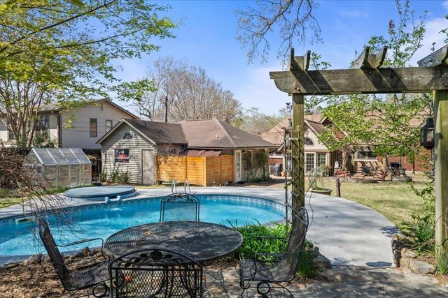 2051 HALLWOOD DR, Memphis, TN 38107