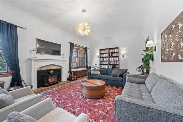 2051 HALLWOOD DR, Memphis, TN 38107