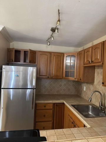 10383 N Kendall Dr N1, Miami, FL 33176